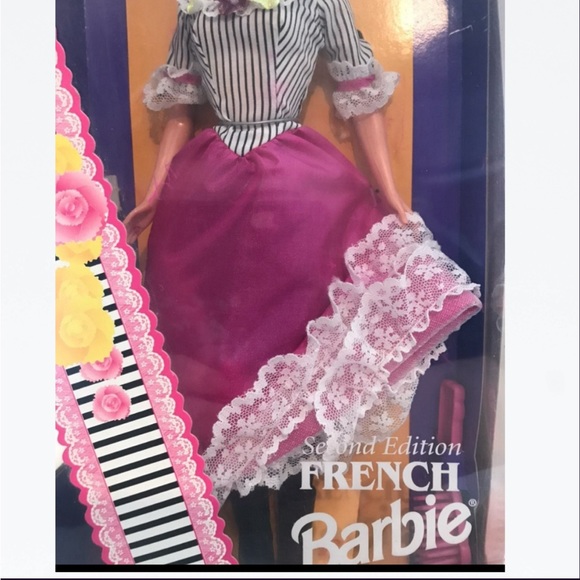 French Barbie Dolls of the World 1996 - Picture 3 of 7
